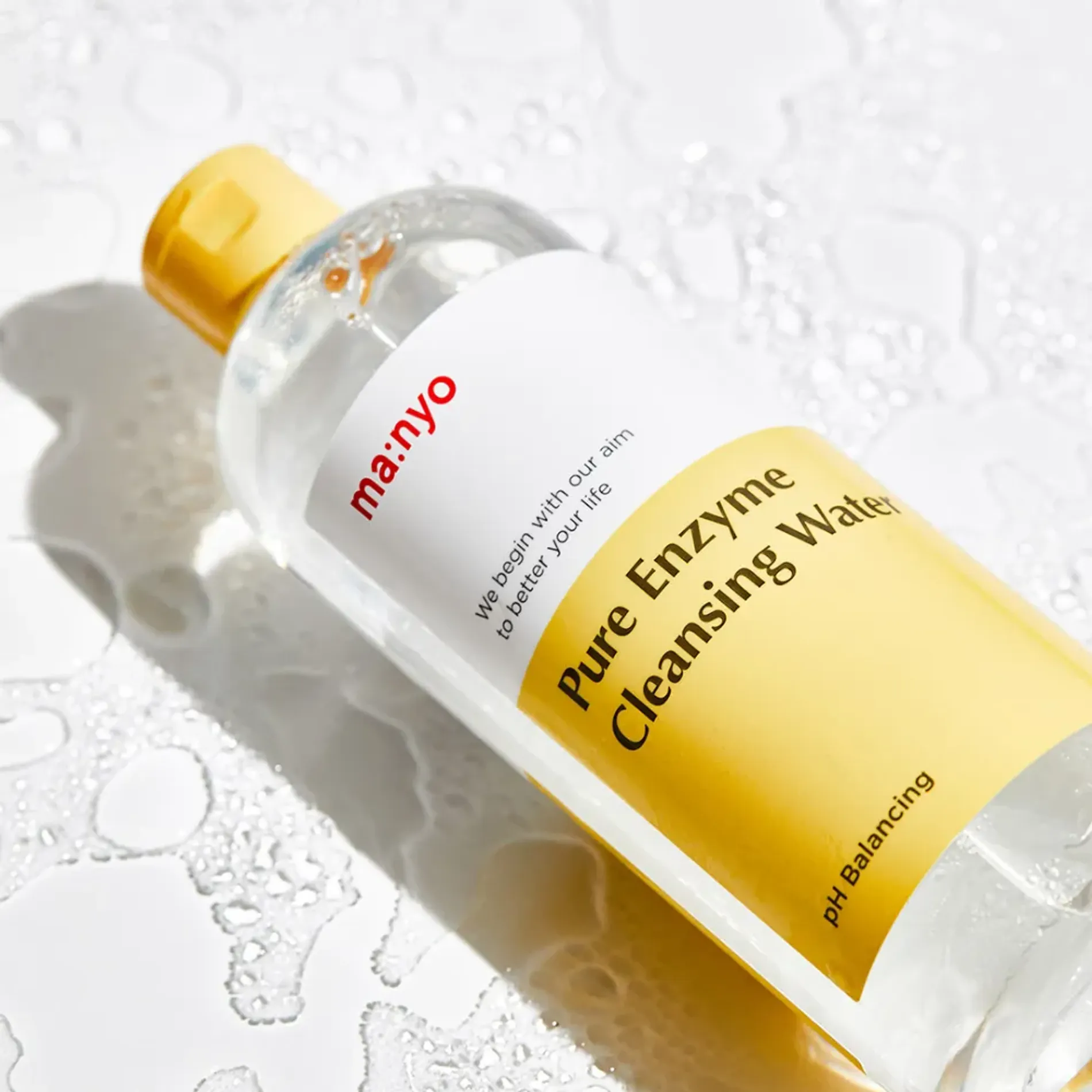 nuoc-tay-trang-diu-nhe-manyo-pure-enzyme-cleansing-water-400ml-2