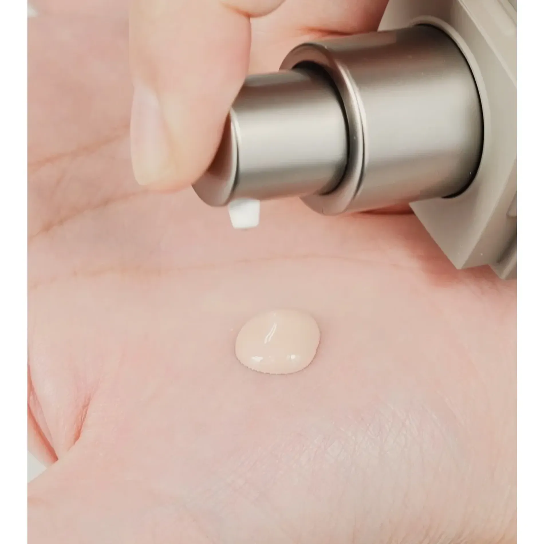 kem-nen-thuan-chay-dinto-hieu-ung-cang-muot-wooncho-blur-glowy-foundation-25ml-7