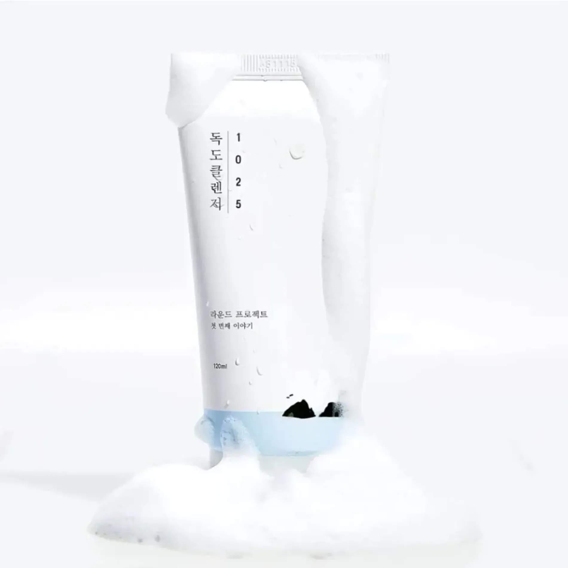 sua-rua-mat-round-lab-lam-sach-diu-nhe-kiem-soat-dau-thua-1025-dokdo-cleanser-150ml-3