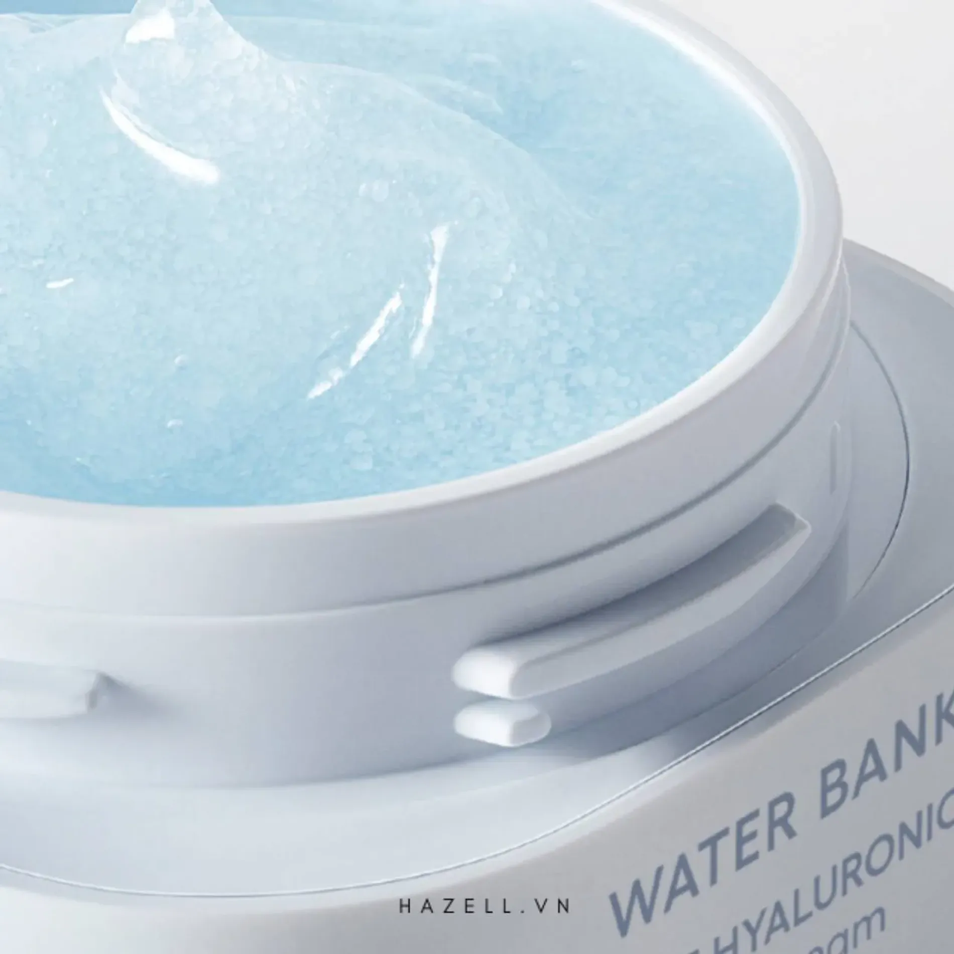 phien-ban-moi-2024-kem-duong-laneige-cap-am-cho-da-mem-mai-water-bank-blue-hyaluronic-gel-cream-50ml-2