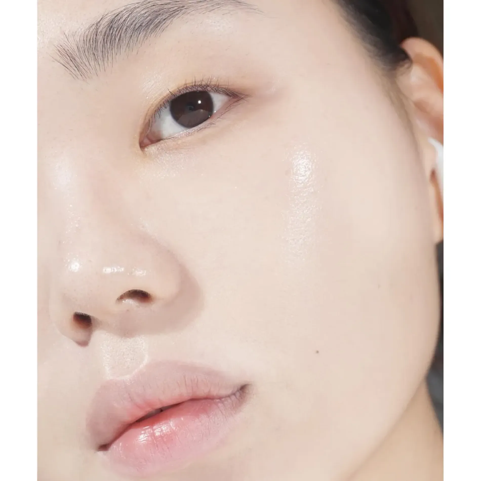 phan-nuoc-banila-co-cap-am-nang-tong-da-covericious-ultimate-white-cushion-moisture-spf50-pa-14g-4