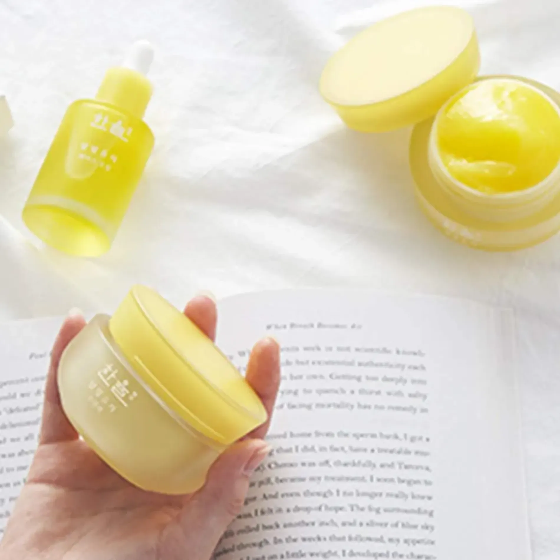mat-na-ngu-duong-sang-da-hanyul-yuja-vita-c-sleeping-mask-60ml-2