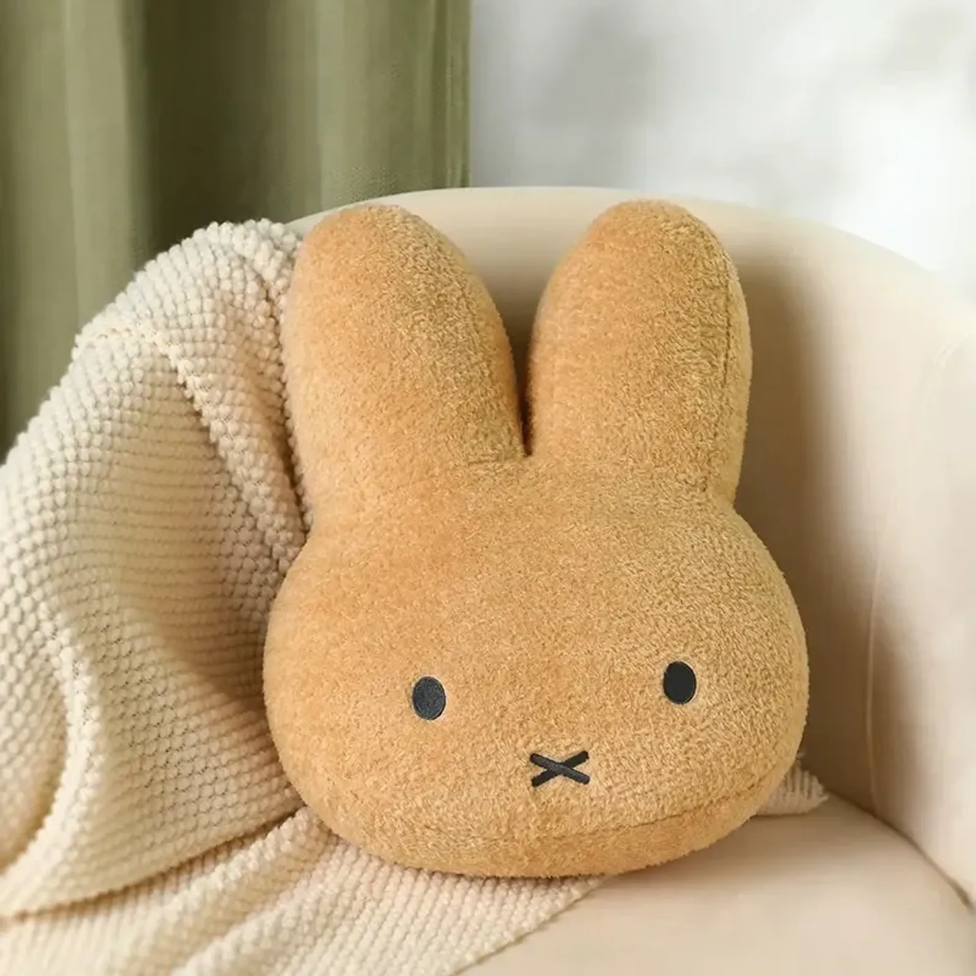 goi-miffy-vipo-x-miffy-cushion-40cm-4