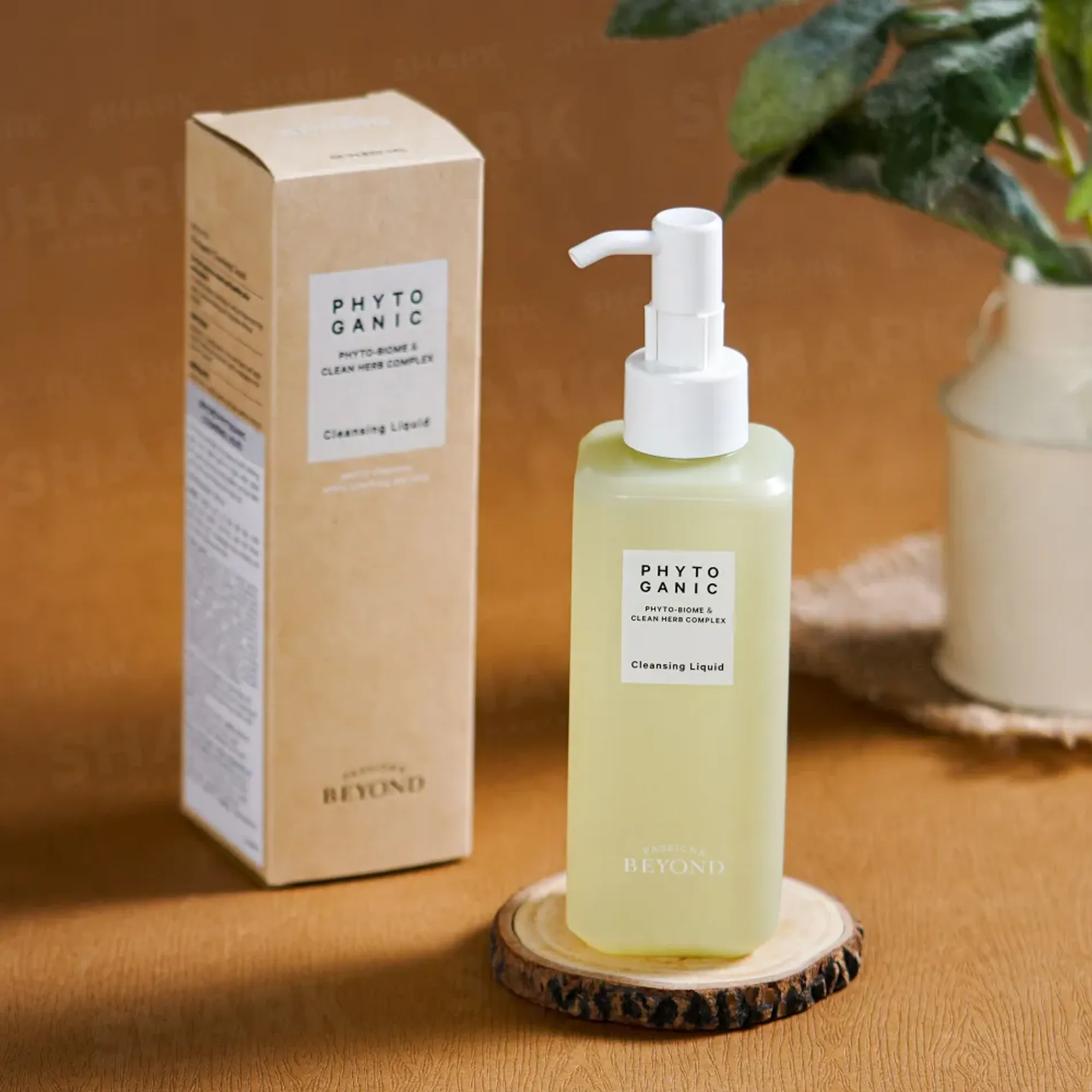 nuoc-tay-trang-thao-moc-beyond-phytoganic-cleansing-liquid-200ml-2