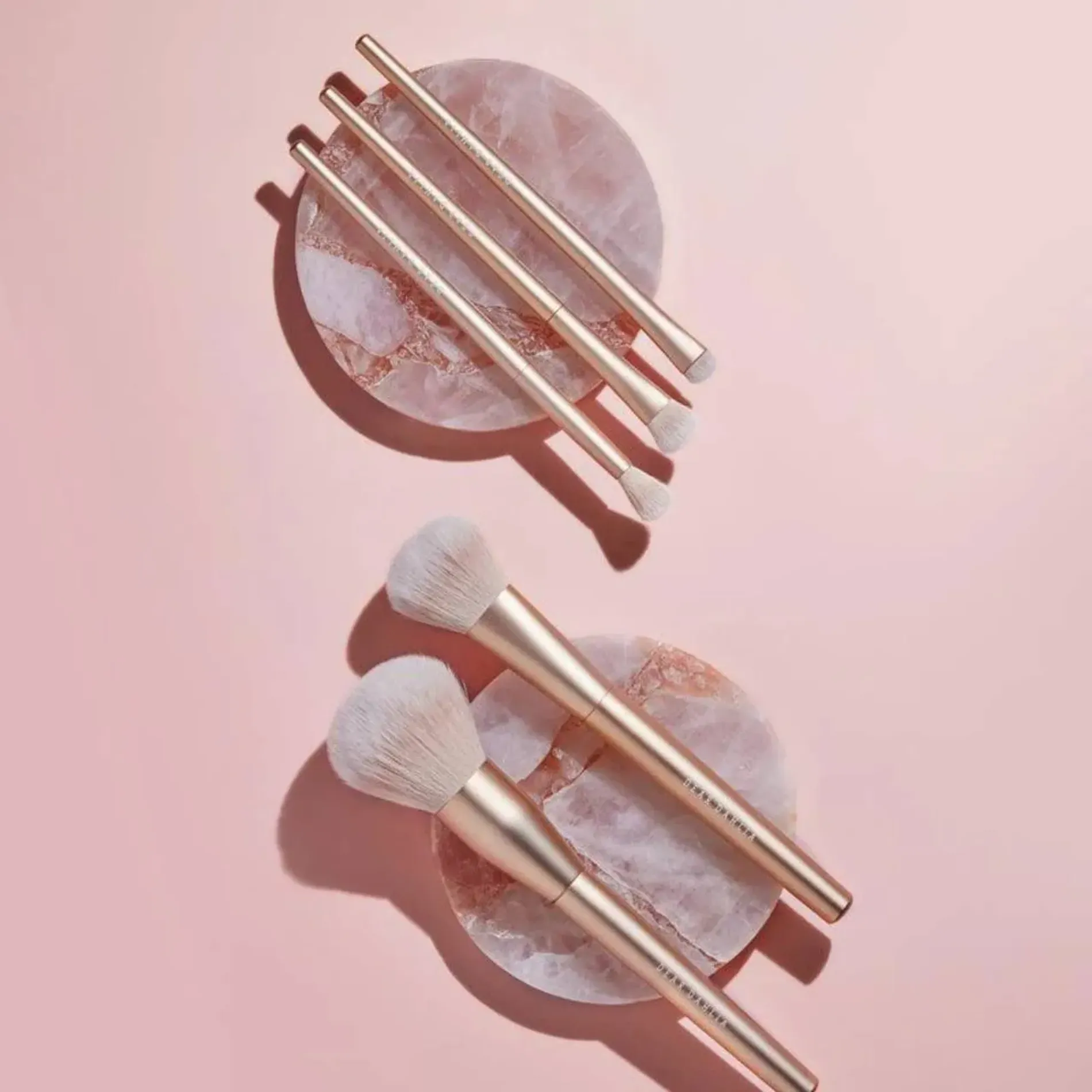 co-tan-mau-mat-dear-dahlia-blooming-edition-pro-petal-brush-flat-smudge-brush-2
