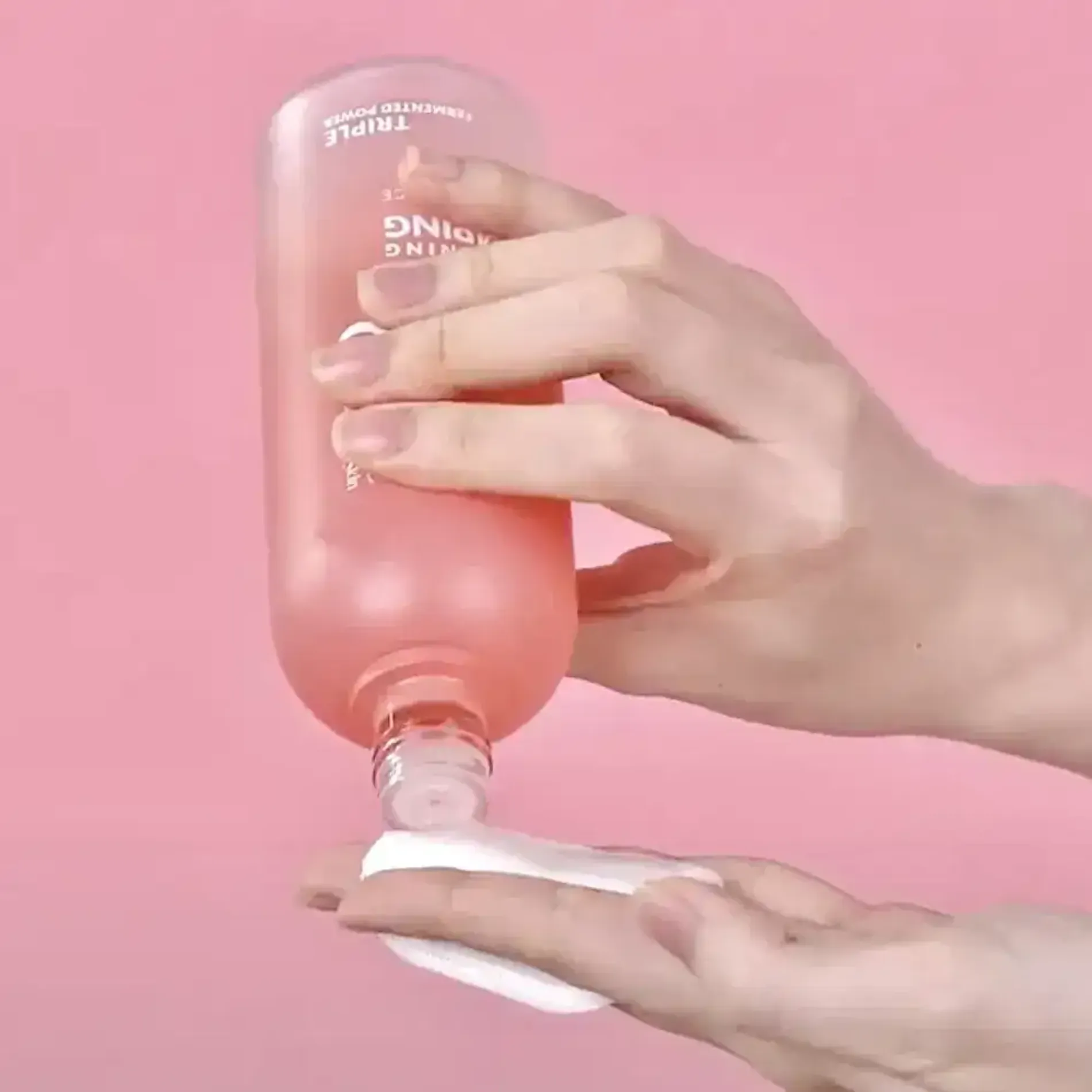 nuoc-than-duong-sang-va-cang-mong-da-brightening-plumping-solution-essence-230ml-3
