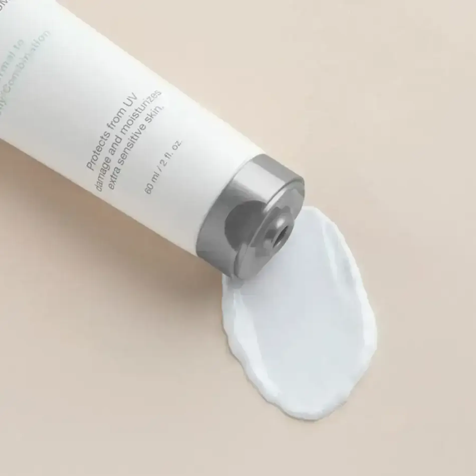 sua-duong-am-ban-ngay-chong-lao-hoa-spf-30-danh-cho-da-thuong-den-da-dau-calm-mineral-moisturizer-spf-30-normal-to-oily-combination-60ml-2