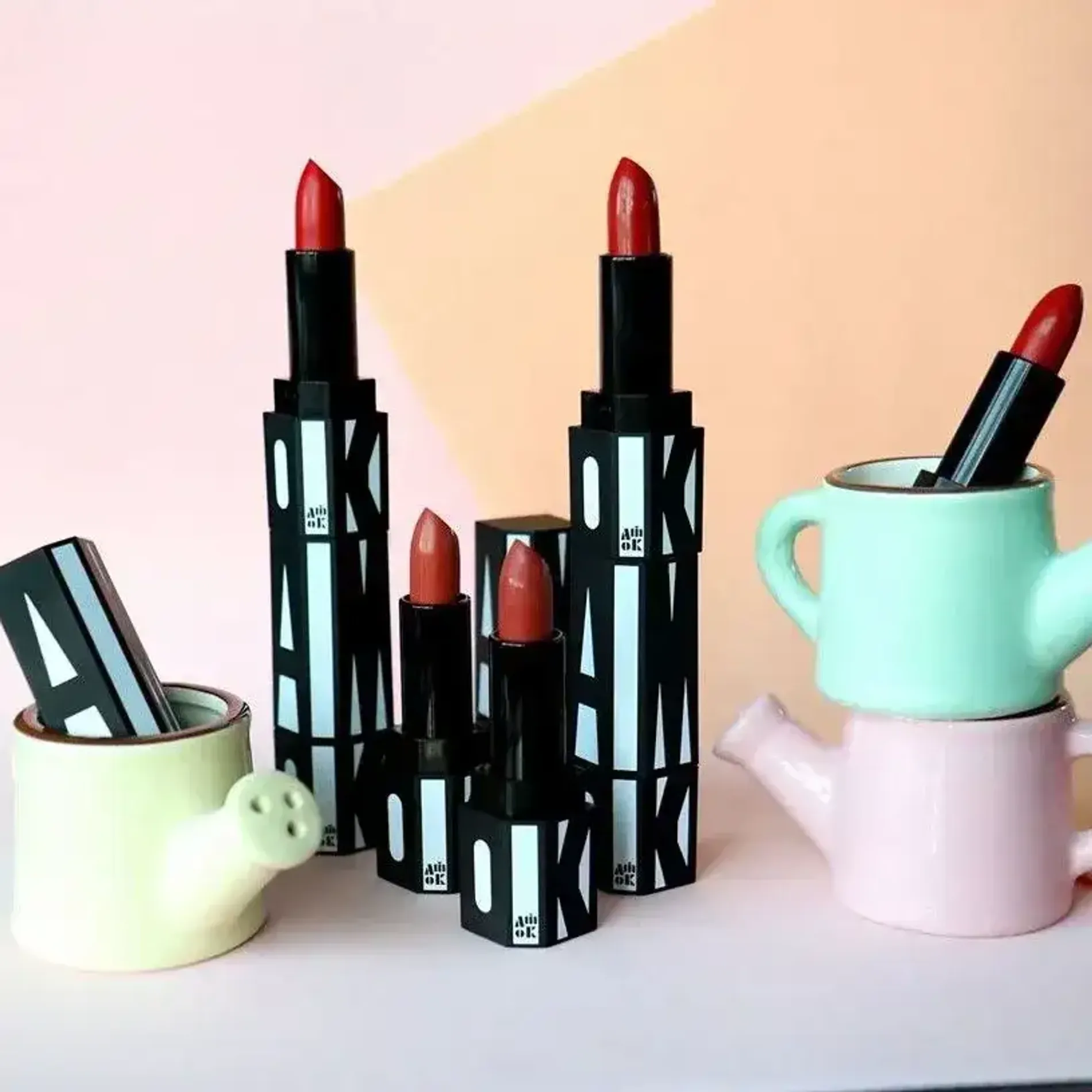 son-thoi-li-amok-unique-city-technical-matte-lipstick-4g-2