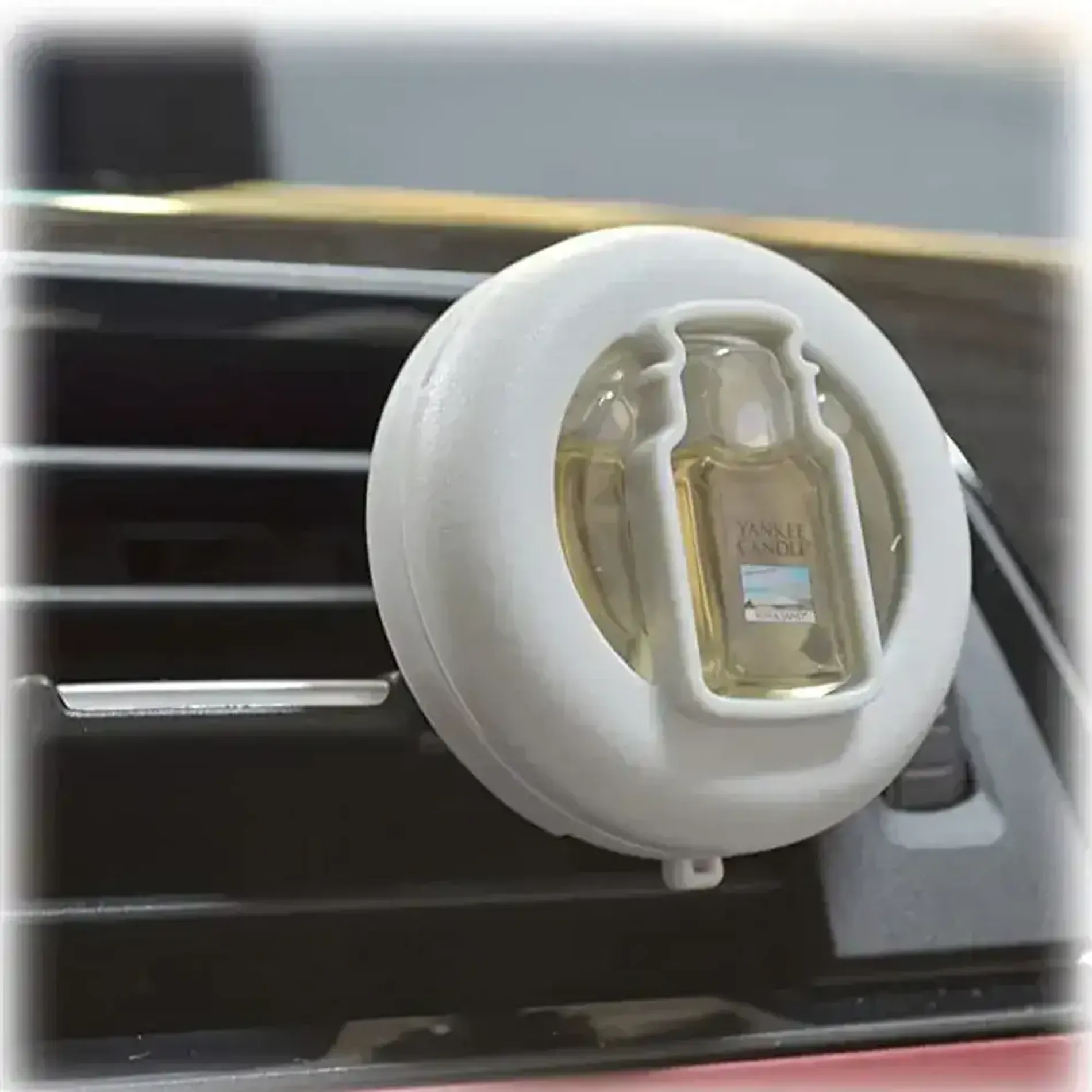 kep-thom-xe-huong-mam-xoi-den-yankee-car-vent-clip-red-raspberry-2