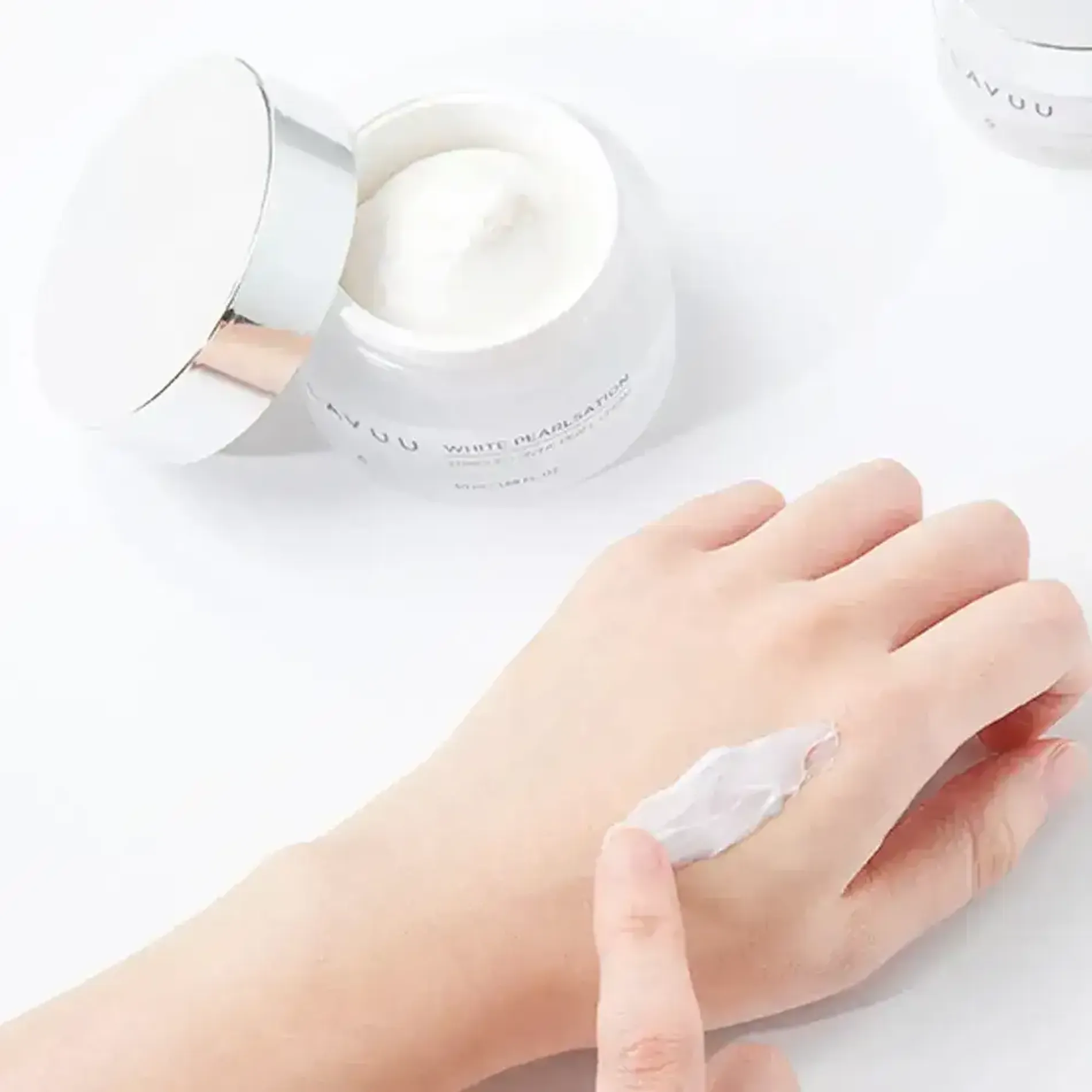 kem-duong-lam-sang-da-klavuu-white-pearlsation-enriched-divine-pearl-cream-50ml-5