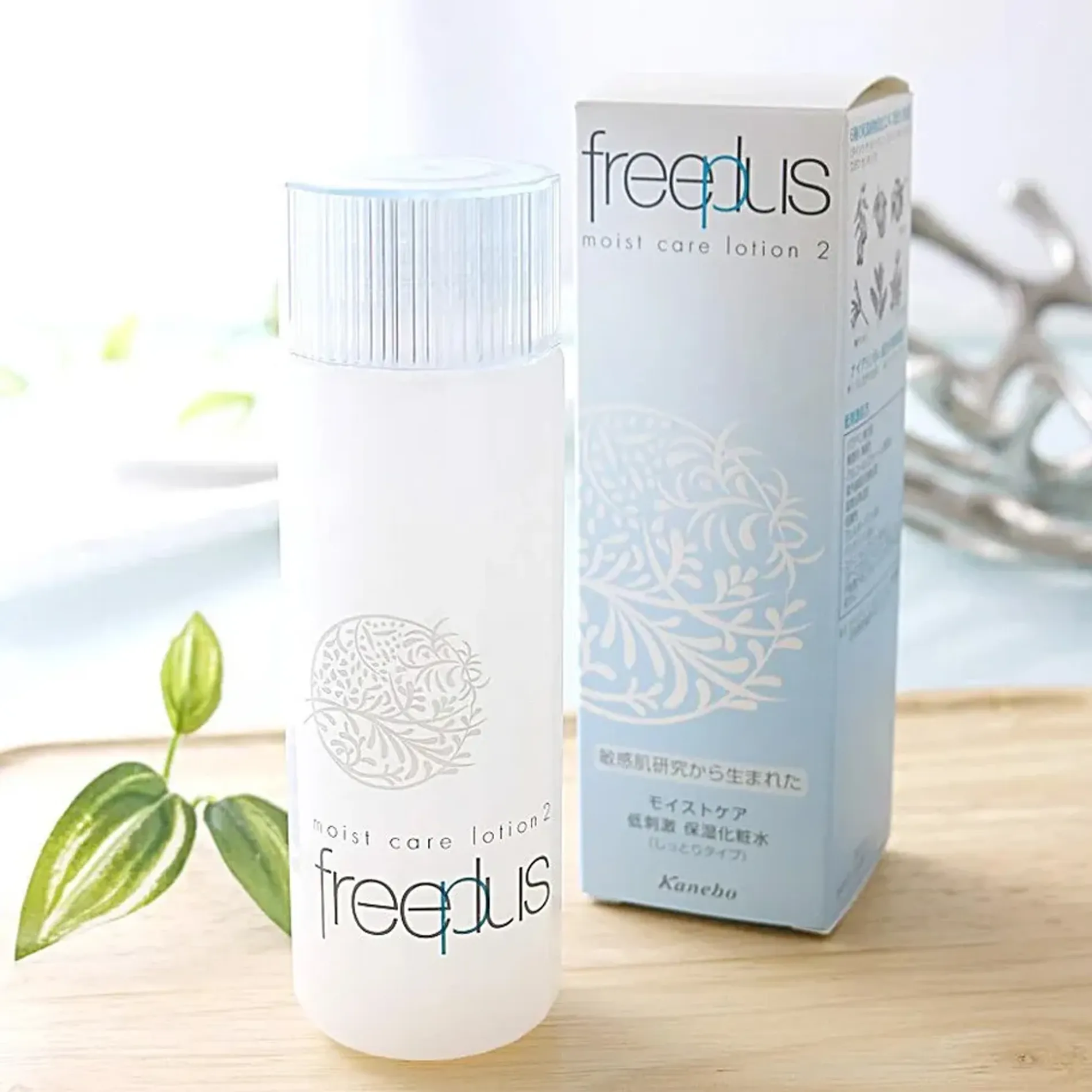 lotion-duong-am-diu-nhe-freeplus-moist-care-lotion-2-130ml-2