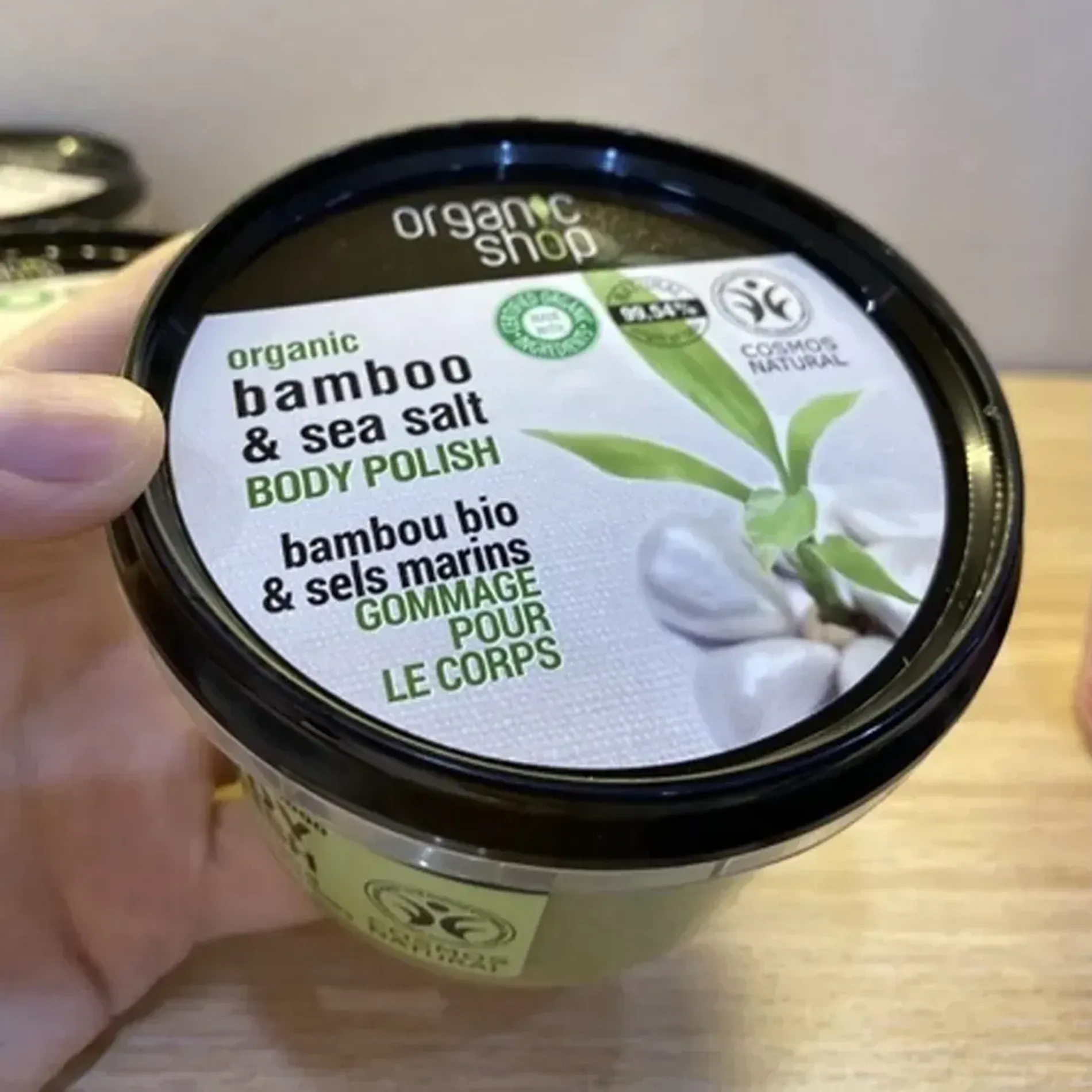 tay-te-bao-chet-toan-than-chiet-xuat-tre-huu-co-organic-shop-body-polish-tropcial-bamboo-250g-2