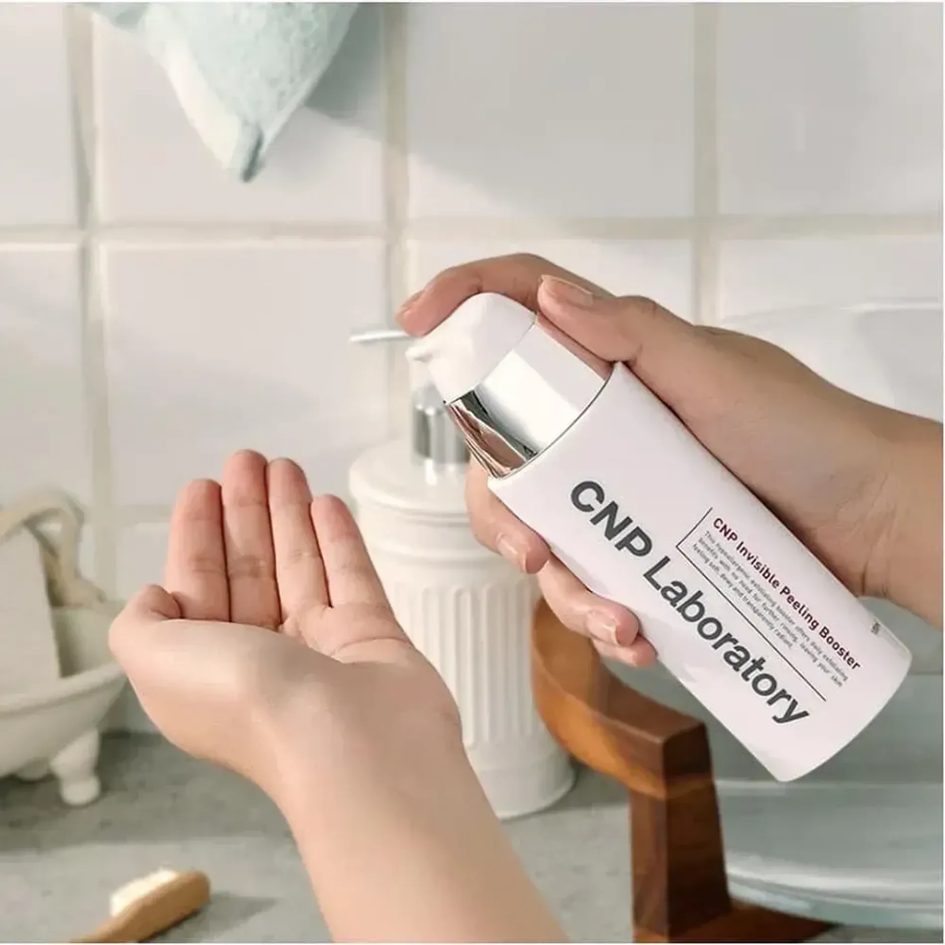 gel-tay-te-bao-chet-cai-thien-da-trong-7-ngay-cnp-laboratory-invisible-peeling-booster-100ml-3