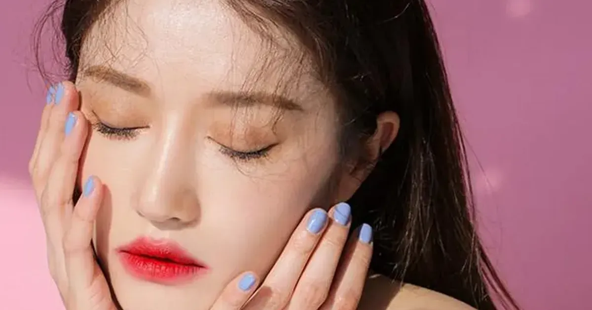 10 bước trang điểm theo xu hướng Glass Skin cho làn da trong veo - The Face Shop Chính Hãng