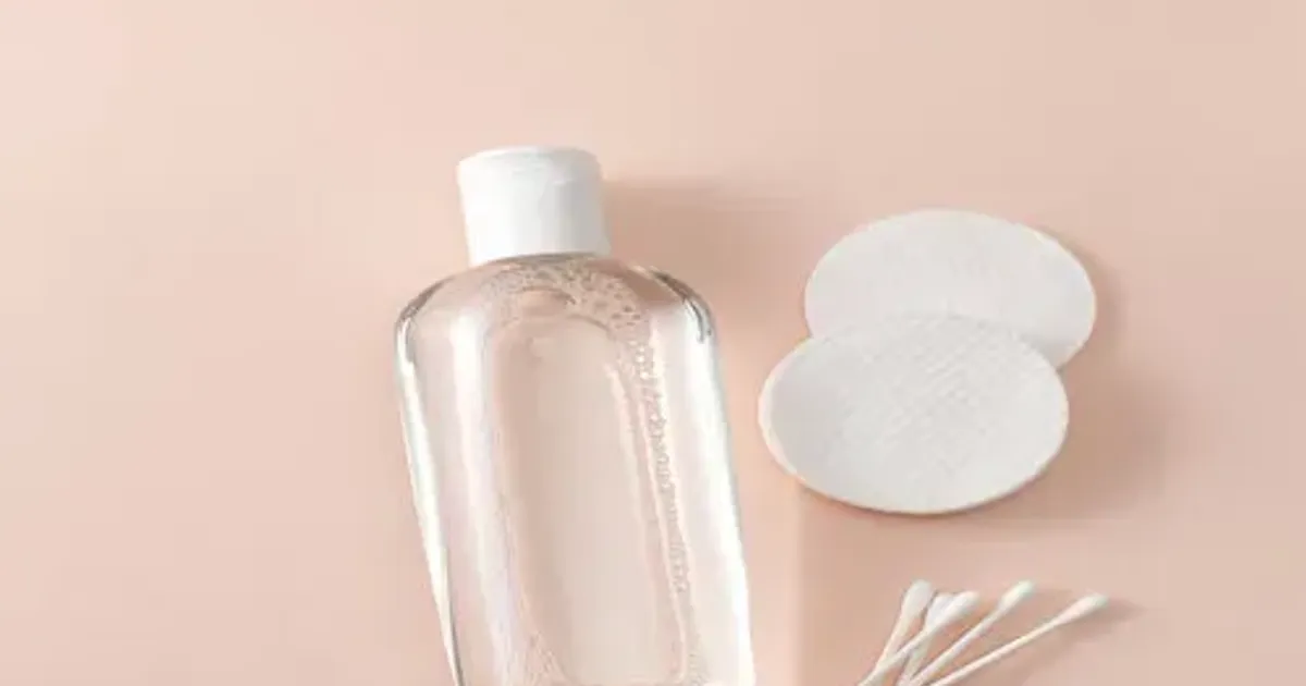 5 tác dụng của nước tẩy trang và hướng dẫn tẩy trang đúng cách - The Face Shop Chính Hãng