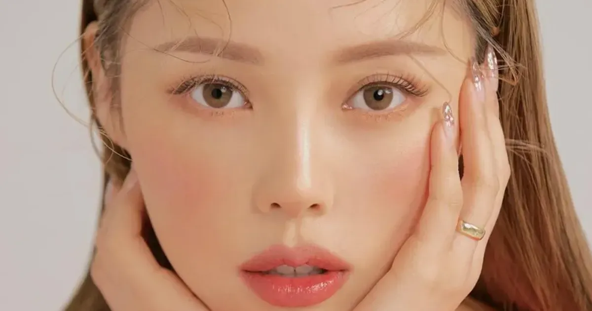 Gợi ý 10 kiểu trang điểm xinh lung linh mùa Giáng sinh - The Face Shop Chính Hãng