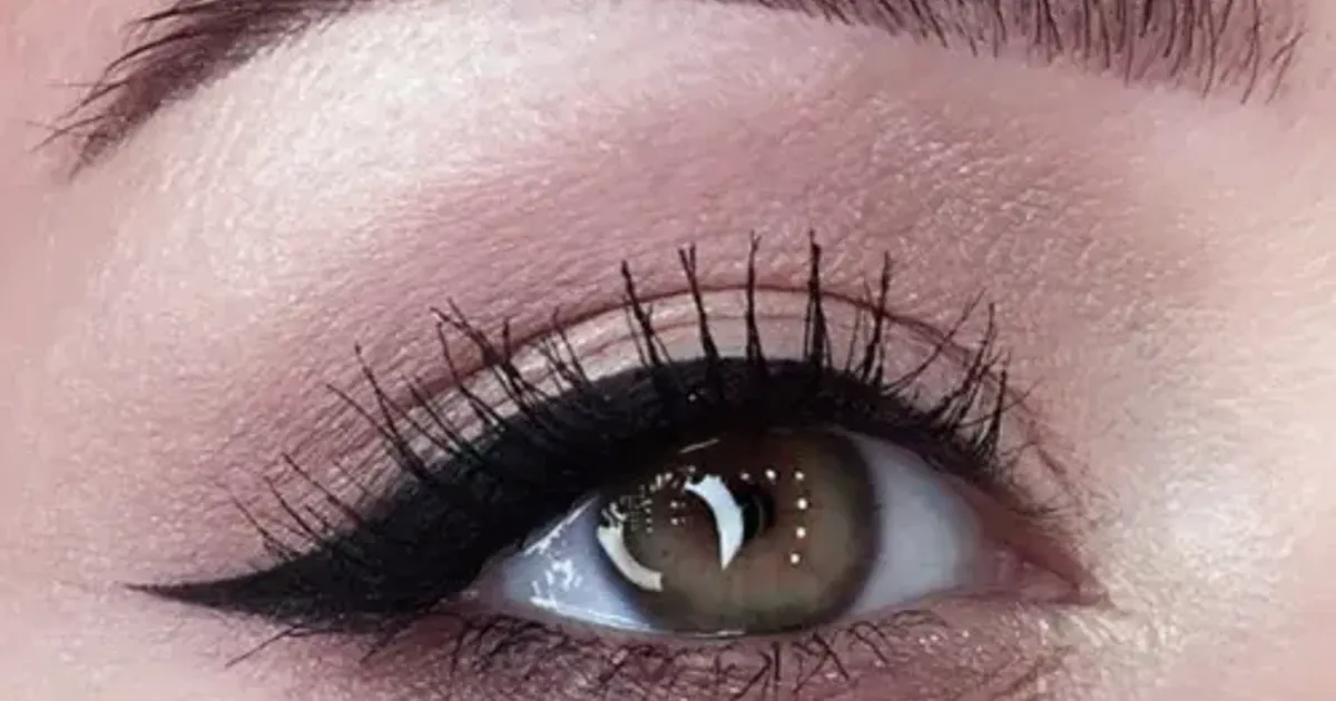 Các bước cơ bản để tự kẻ eyeliner? 
