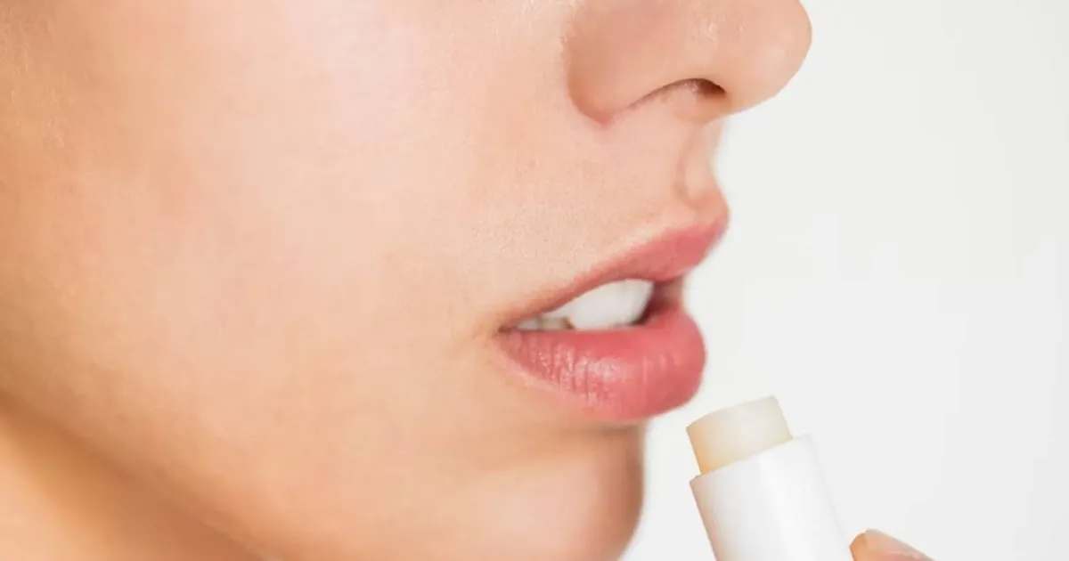 10 cách trị thâm môi hiệu quả từ thiên nhiên - The Face Shop Chính Hãng
