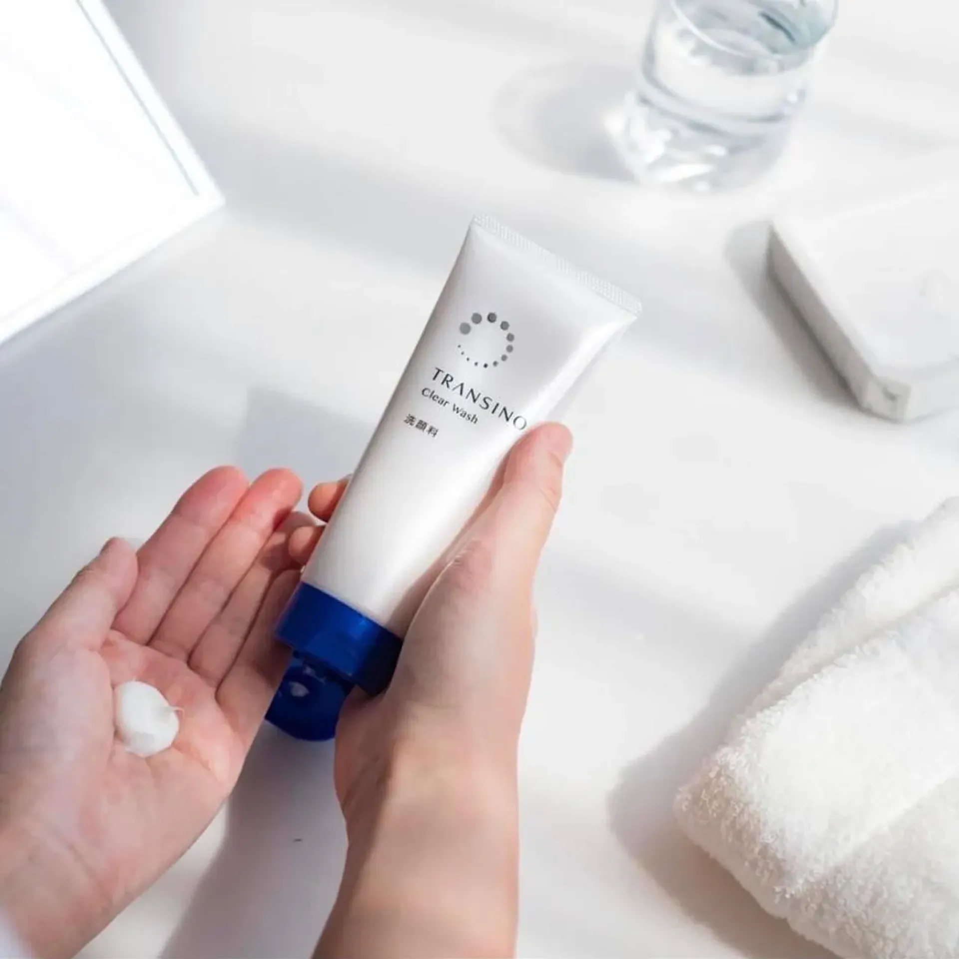 Sữa Rửa Mặt Làm Sáng Da Transino Clear Wash 100g