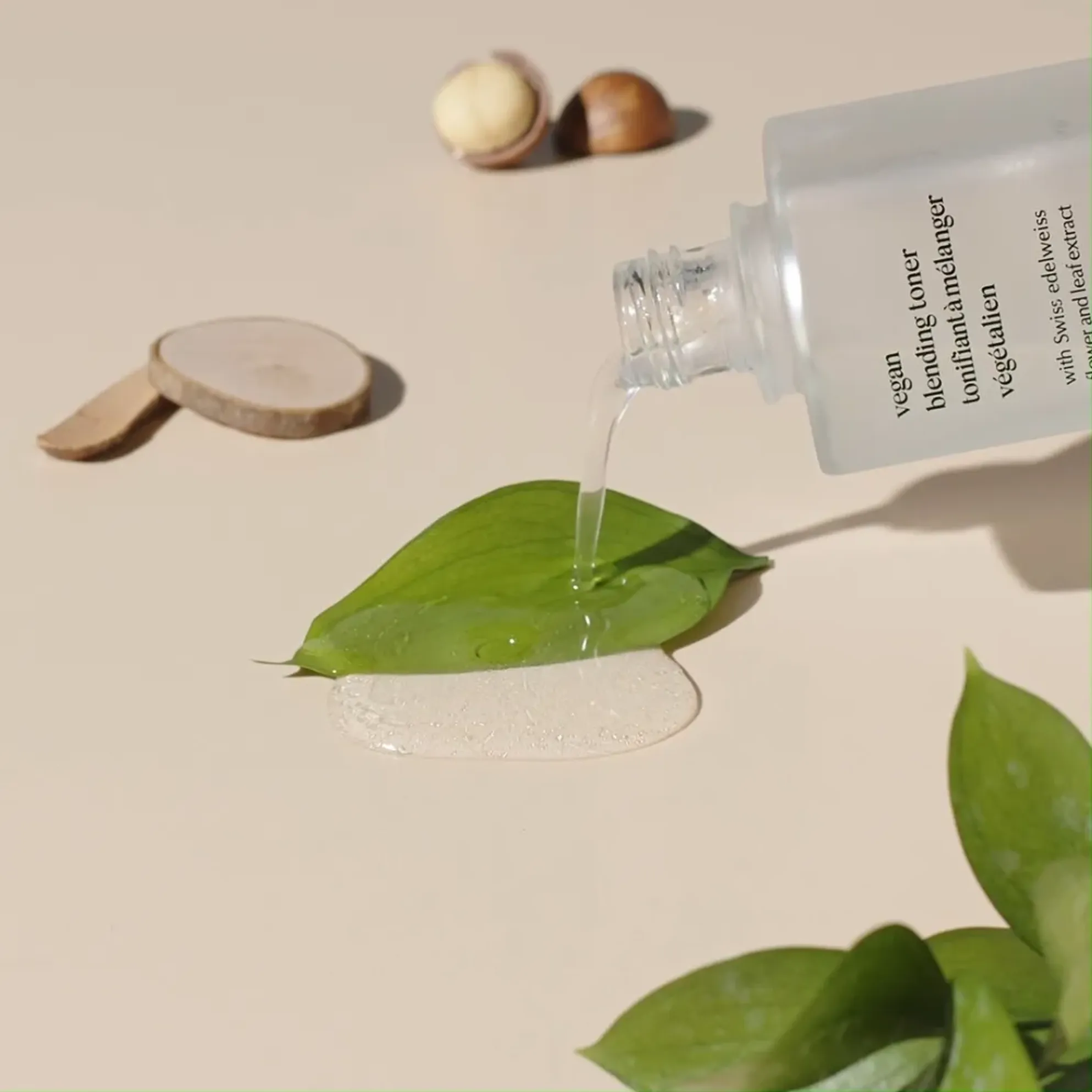 Nước Cân bằng Chống Lão Hóa The Therapy Vegan Blending Toner 180ml