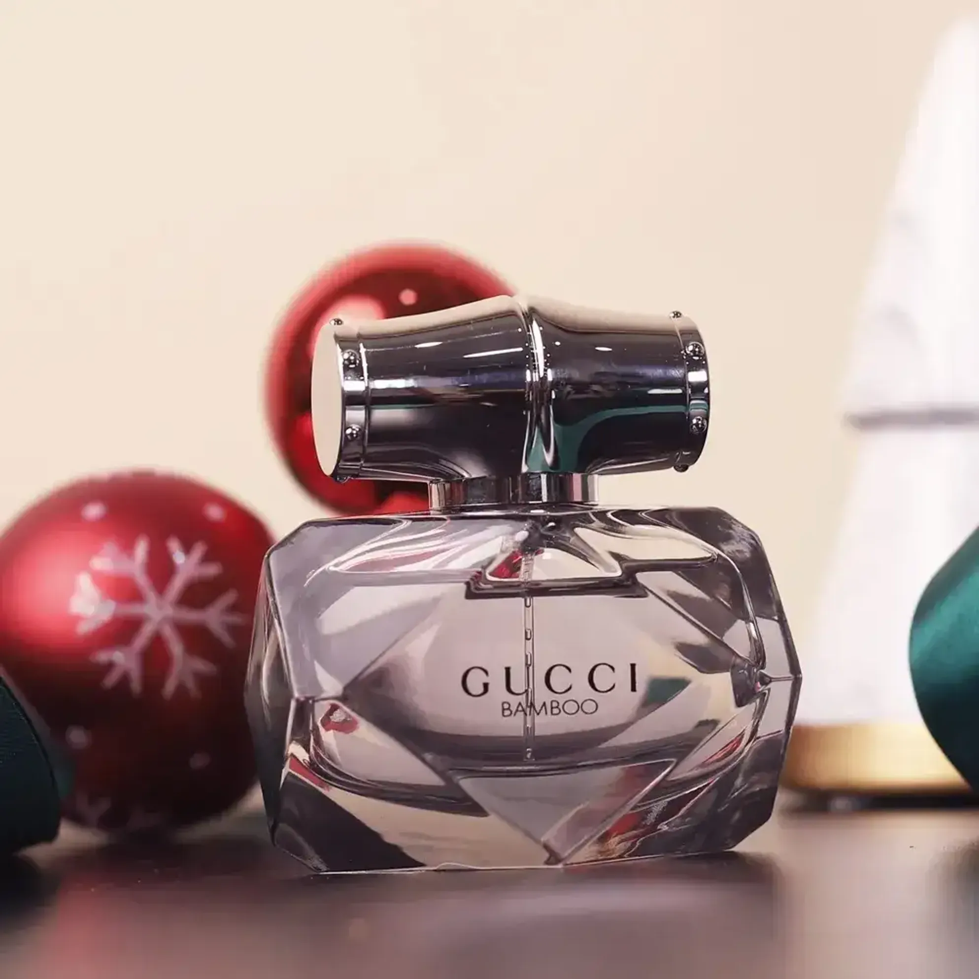 THIẾT KẾ THANH LỊCH CỦA NƯỚC HOA GUCCI BAMBOO 50ML GỢI CẢM GIÁC SANG TRỌNG HIỆN ĐẠI