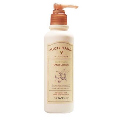 gift-kem-duong-tay-cung-cap-am-rich-hand-v-soft-touch-hand-lotion-1