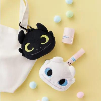 gwp-hop-bao-ve-tai-nghe-the-face-shop-dargons-key-ring-pouch-1