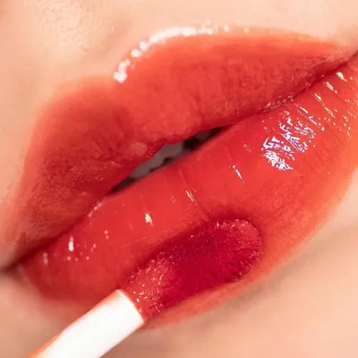 fmgt-son-tint-hieu-ung-bong-muot-moi-the-face-shop-lip-glaze-5g-3