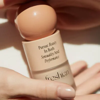 kem-nen-cho-da-kho-freshian-thuan-chay-cang-bong-che-phu-tu-nhien-egg-like-glow-foundation-vegan-spf35-pa-30ml-8