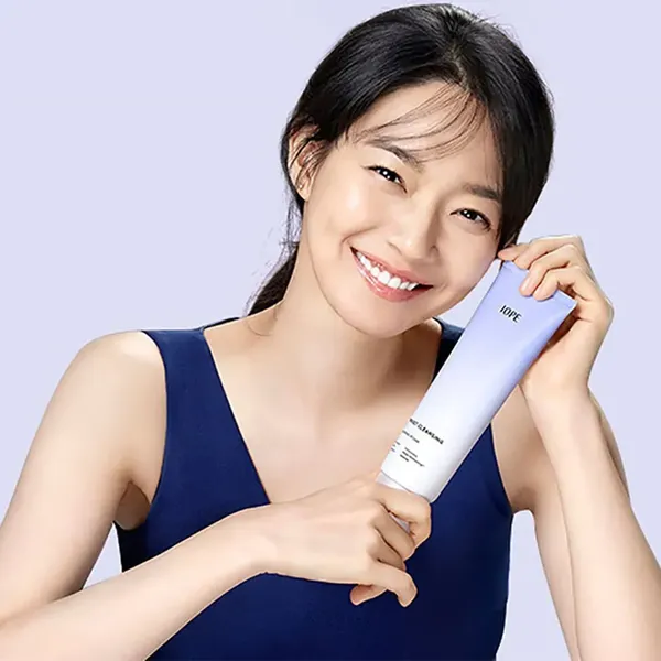 sua-rua-mat-duong-am-iope-moist-cleansing-whipping-foam-180ml-5