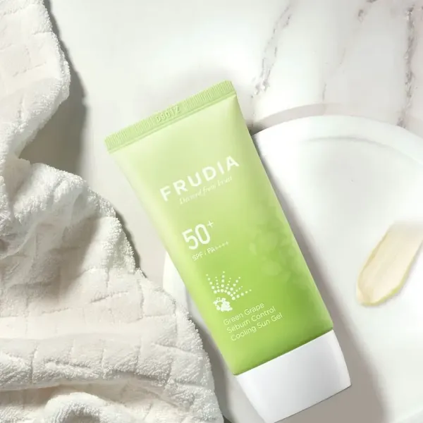 kem-chong-nang-kiem-dau-frudia-green-grape-sebum-control-cooling-sun-gel-spf50-pa-50g-3