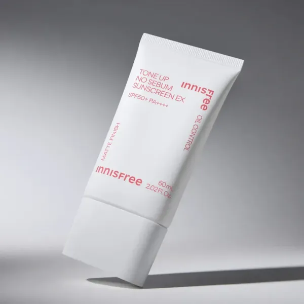 bo-san-pham-cho-da-sang-hong-min-li-innisfree-tone-up-no-sebum-sunscreen-mineral-powder-3