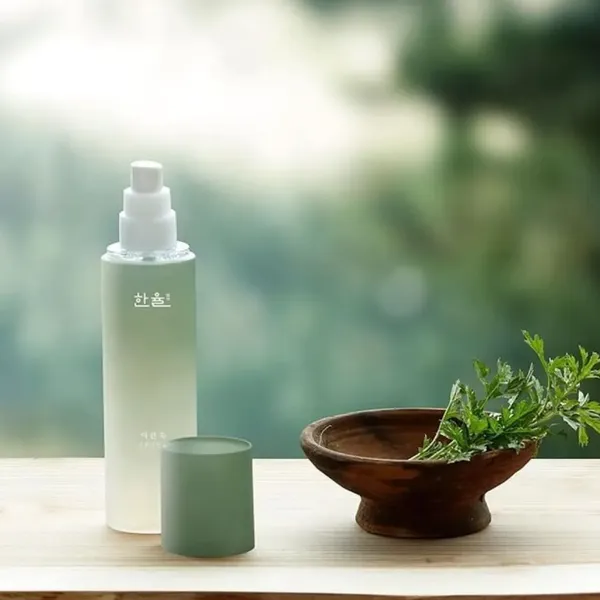 xit-khoang-lam-diu-da-hanyul-pure-artemisia-fresh-calming-mist-150ml-2