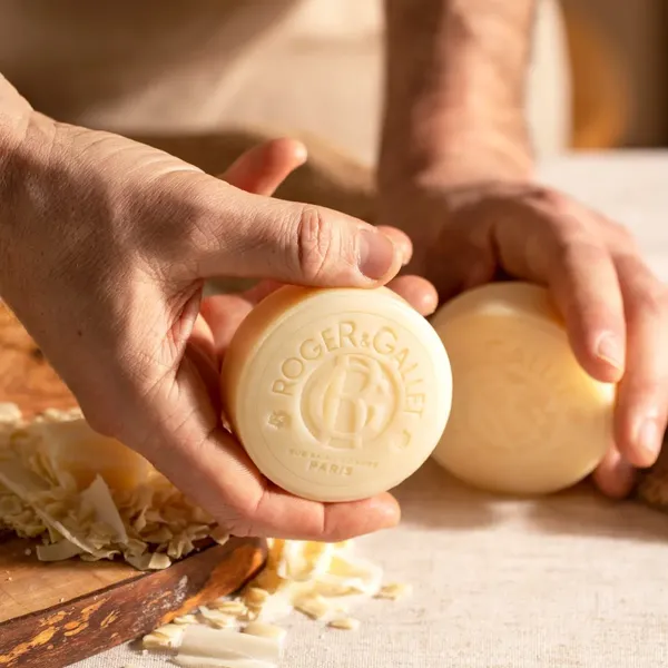 xa-phong-roger-gallet-huong-nuoc-hoa-wellbeing-soap-100g-9