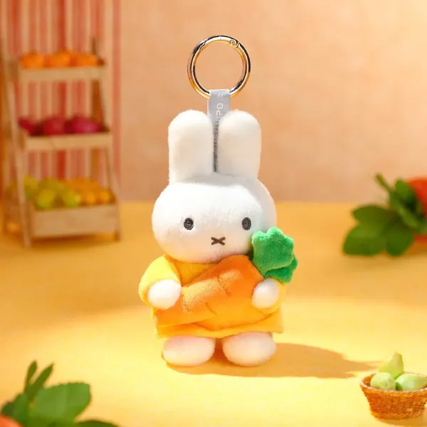 moc-khoa-miffy-ca-rot-vipo-keychain-1