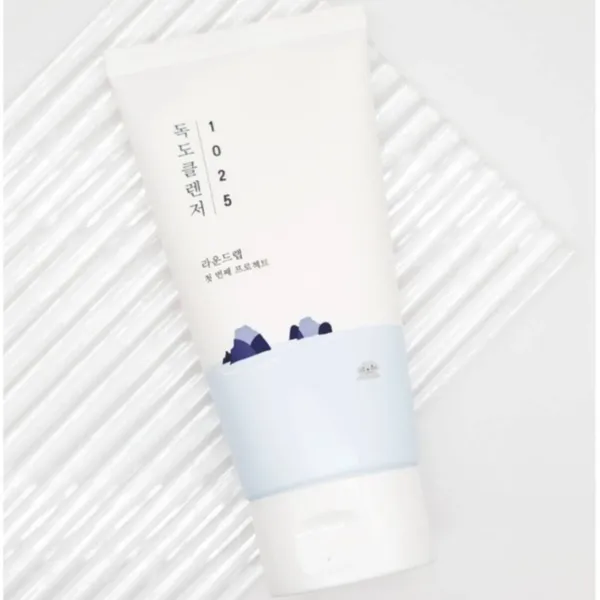 sua-rua-mat-round-lab-lam-sach-diu-nhe-kiem-soat-dau-thua-1025-dokdo-cleanser-150ml-8