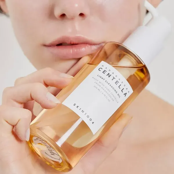 dau-tay-trang-diu-nhe-skin1004-madagascar-centella-light-cleansing-oil-200ml-2