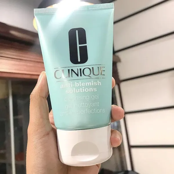 gel-rua-mat-clinique-danh-cho-da-mun-anti-blemish-solutions-cleansing-gel-125ml-3