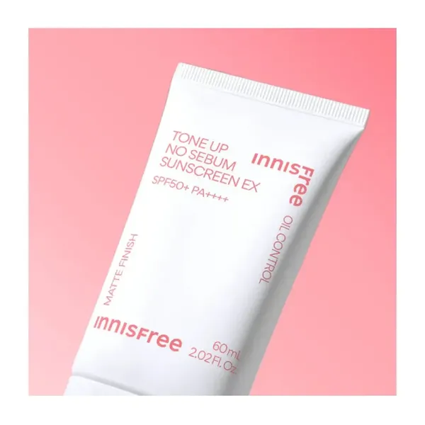 bo-san-pham-cho-da-sang-hong-min-li-innisfree-tone-up-no-sebum-sunscreen-mineral-powder-4