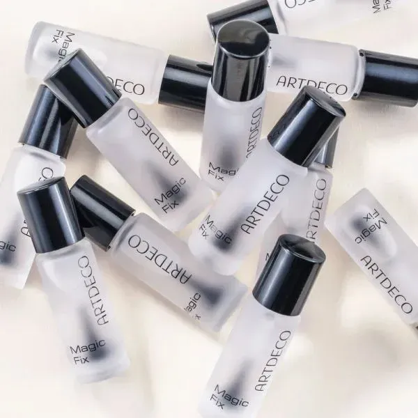 nuoc-giu-mau-son-artdeco-magic-fix-3