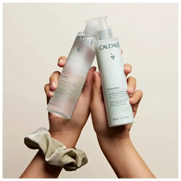 nuoc-can-bang-giu-am-caudalie-vinoclean-moisturizing-toner-400ml-2