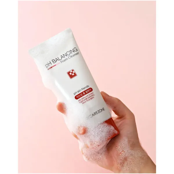 sua-rua-mat-carezone-can-bang-da-ph-balancing-foam-cleanser-330ml-4