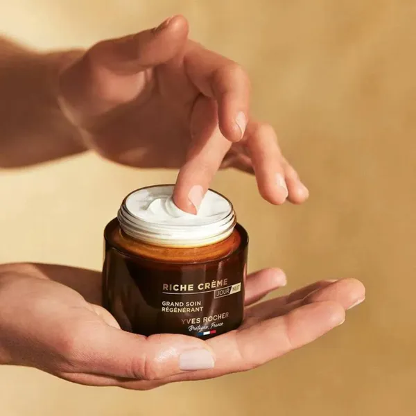 kem-duong-yves-rocher-tai-tao-phuc-hoi-da-riche-4