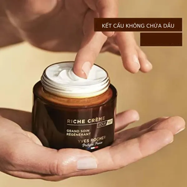 kem-duong-yves-rocher-tai-tao-phuc-hoi-da-riche-6