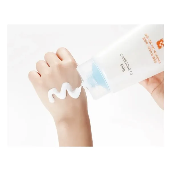 sua-rua-mat-carezone-lam-sach-sau-cho-da-dau-ck-deep-foaming-cleanser-330g-3