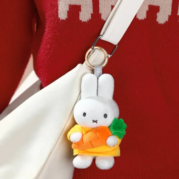 moc-khoa-miffy-ca-rot-vipo-keychain-4