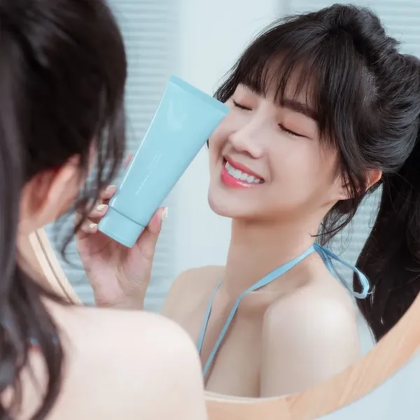 sua-rua-mat-duong-am-laneige-water-bank-blue-ha-cleansing-foam-150g-3