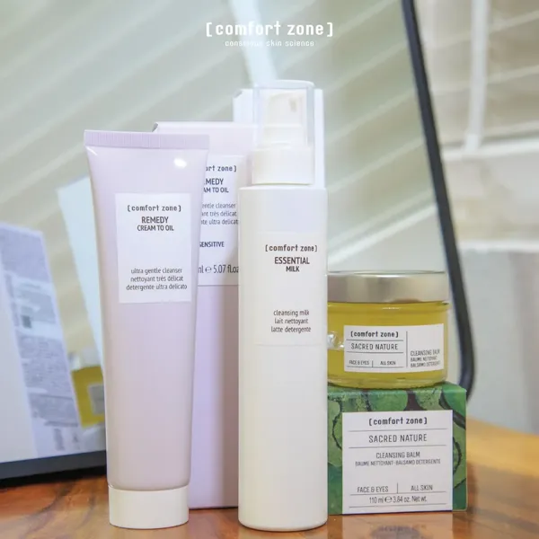 sua-rua-mat-dang-kem-comfort-zone-diu-nhe-cho-da-thuong-hon-hop-essential-milk-200ml-4