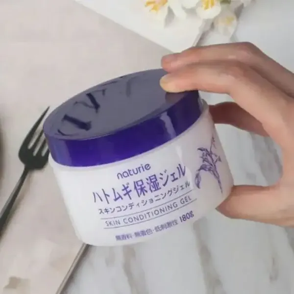 kem-duong-am-naturie-skin-conditioning-gel-180g-7