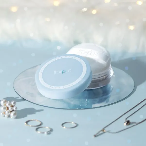 phan-phu-trang-diem-diu-nhe-freeplus-face-up-powder-8g-3